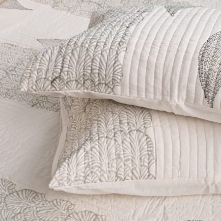 Black Night Block Printed Quilted Bedcover with Pillow Covers - Image 2